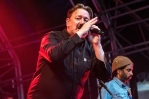 Elbow показали альбом с большим сердцем