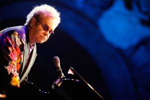 Элтон Джон заявил, что Майкл Джексон потерял рассудок