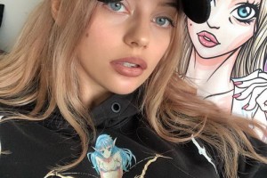 Экс-солистка «Серебра» Katerina перенесла презентацию «22К» на будущий год