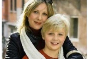 Елена Яковлева показала сына, когда у него еще не было татуировок на лице