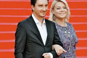 52-летняя актриса Яна Поплавская выходит замуж