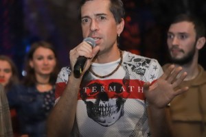 Гарик Харламов и Евгений Кулик станцевали для «Карамбы Мамбы» группы «Ногу свело!»