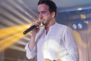 Эмиль Кадыров споет мировые хиты и авторские песни в «Вегасе»