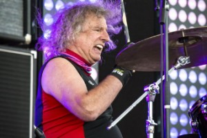 Slade распались, уволив барабанщика, который играл с группой более полувека