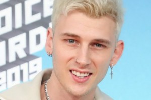 Machine Gun Kelly выступит на первом фестивальном уикенде Park Live