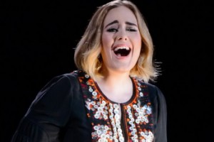 Адель спела на свадьбе и пообещала новый альбом
