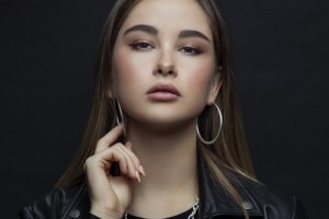 ALEXANDRA готовит первый сольный концерт