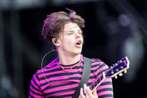 Yungblud даст утренний концерт вместо мирового тура