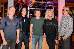 Def Leppard вспомнили ранние годы, перевыпустив два первых альбома