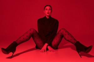 MARUV застряла в России и обругала консульство