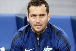 КЕРЖАКОВ С СЕМЬЕЙ ВОССОЗДАЛИ ОБЛОЖКУ АЛЬБОМА БРИТАНСКОЙ РОК-ГРУППЫ LED ZEPPELIN