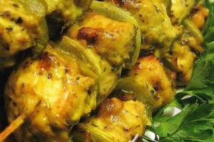 Шашлычки из курицы с прованскими травами и овощами.