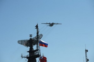 Воздушный парад прошёл утром в субботу над Петербургом в честь 75‑летия Победы, передает корреспондент РИА Новости.