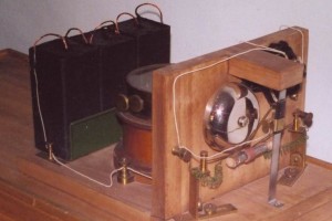 Кто изобрел первое радио?