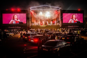 Музыканты вошли в эпоху авто-концертов