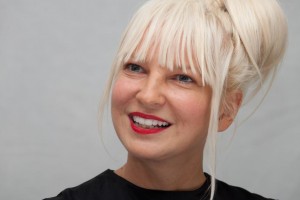 Певица Sia объявила об уходе на "пенсию"