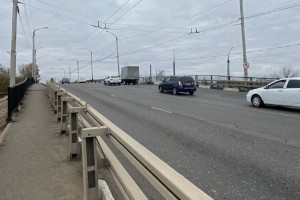 Движение на мосту через реку Царев на Аэропортовском шоссе все таки ограничат.