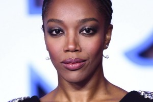 Наоми Аки станет Уитни Хьюстон