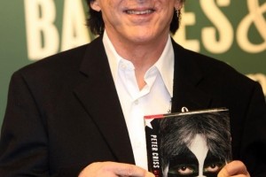 Своё 75-летие отмечает сегодня Питер Крисс (Peter Criss) 