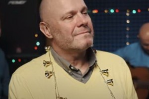 Павел Фахртдинов и Алексей Кортнев спели новогоднюю колыбельную 