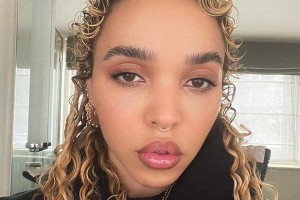 FKA Twigs станцевала в новом клипе и рассказала о травле со стороны фанаток Роберта Паттинсона 