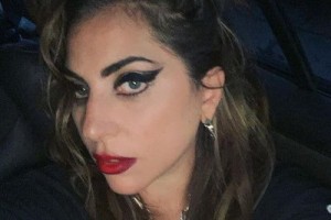 Леди Гага перенесла тур «Chromatica Ball» на год