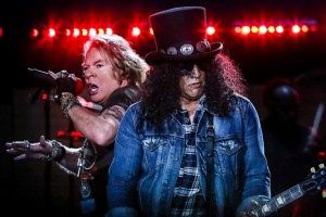 Guns N’ Roses представили первую за 12 лет песню «Absurd»