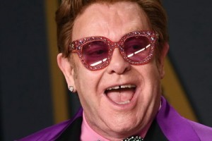 Элтон Джон стал единственным музыкантом, попадавшим в национальный хит-парад 50 лет