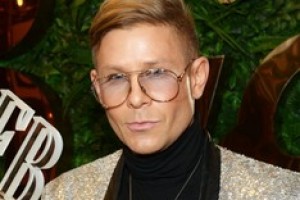 Фомин стал похож на молодого Моисеева, а ST испугался писать Михайлову. Выпуск шоу Comment Out