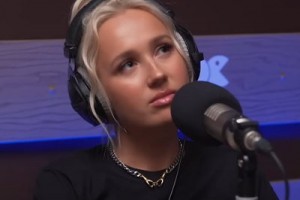 Обзор: «Подкаст «НеДудь». Клава Кока – о дружбе в шоу-бизнесе, личной жизни и материнстве»