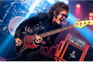 Легендарный Glenn Hughes.