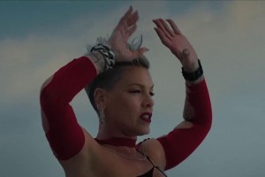 Пинк выпустила заглавную песню нового альбома