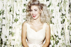 Марина Диамандис написала песню «Flowers» 