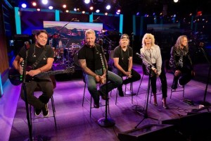 Майли Сайрус, Джей Бальвин, Фаррелл и другие в трибьют-альбоме «The Metallica Blacklist»