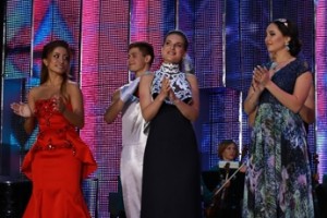 Российская конкурсантка перевоплотилась в Эдиту Пьеху на «Витебске-2015»