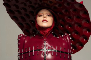 Танцуй или умри – о песне Lady Gaga «Abracadabra»