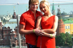 Лучшие мои»: Ольга Бузова рассыпалась в благодарности моделям, отшившим Дмитрия Тарасова