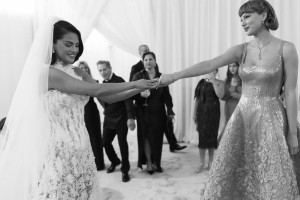 Репетиционный ужин и свадебный прием Селены Гомез был в стиле Bohemian Vintage