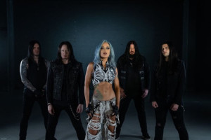 ARCH ENEMY расстались с вокалисткой