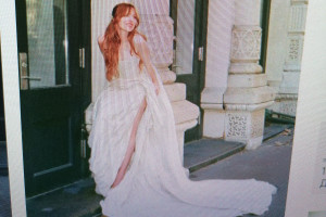 В октябре, завершила своё обращение тостом за «больше приключений»