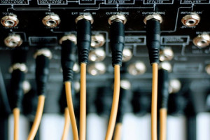 Смотри не перепутай: гид по популярным типам кабелей и разъемов