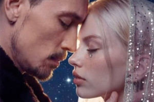 «История про внутренние рамки»: Дима Билан перешел «Границы», спев с нейросетевой Снегурочкой  Читайте на WWW.KP.RU: https://www.kp.ru/daily/27747.5/5194456/