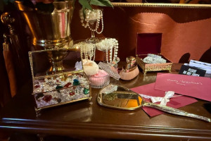 The Life of a Showgirl — это альбом в жанрах поп и софт-рок с элементами ретро