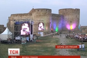 Ради спасения уникальной крепости устроили концерт классической музыки под открытым небом