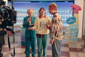 Во Франции «The Fate Of Ophelia» дебютировала на четвёртой строчке 