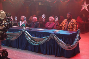 На второй неделе она осталась на первом месте в Hot 100