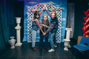 «Ruin the Friendship» — песня американской певицы и автора-исполнителя Тейлор Свифт