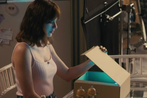 В композиции «Ruin the Friendship» сочетаются элементы тин-поп-музыки 