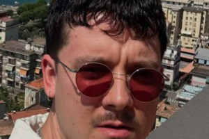 Эйса Баттерфилд и Джонни Ли Миллер снимутся в сериале о Beatles «Гамбургские дни»