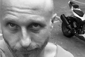 Украинский рэпер Ларсон умер после автокатастрофы